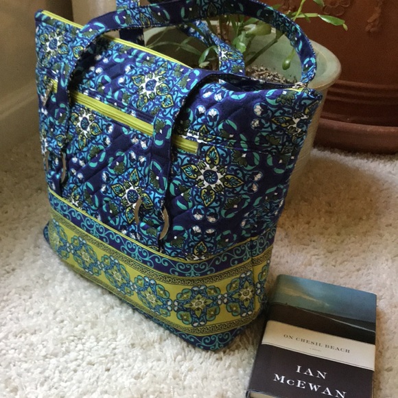 Large Quilted Print Tote - Picture 3 of 8